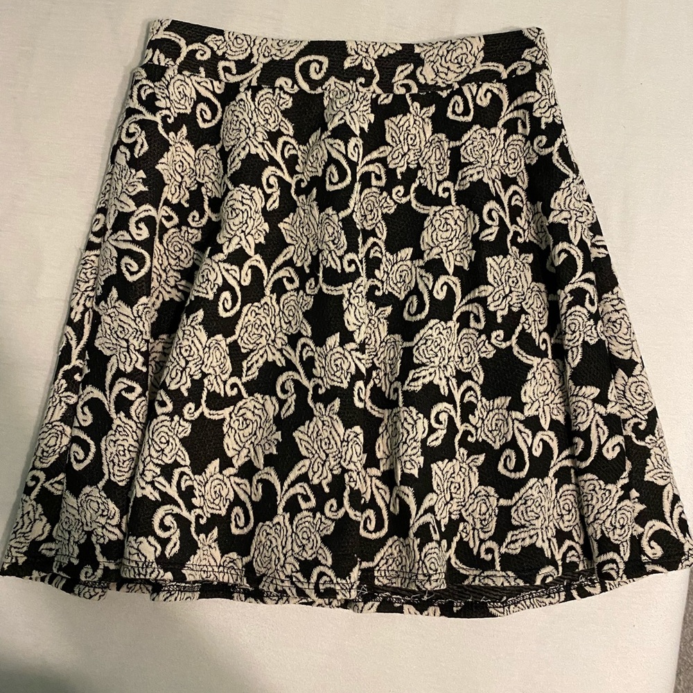 Joe Benbasset Floral Skirt